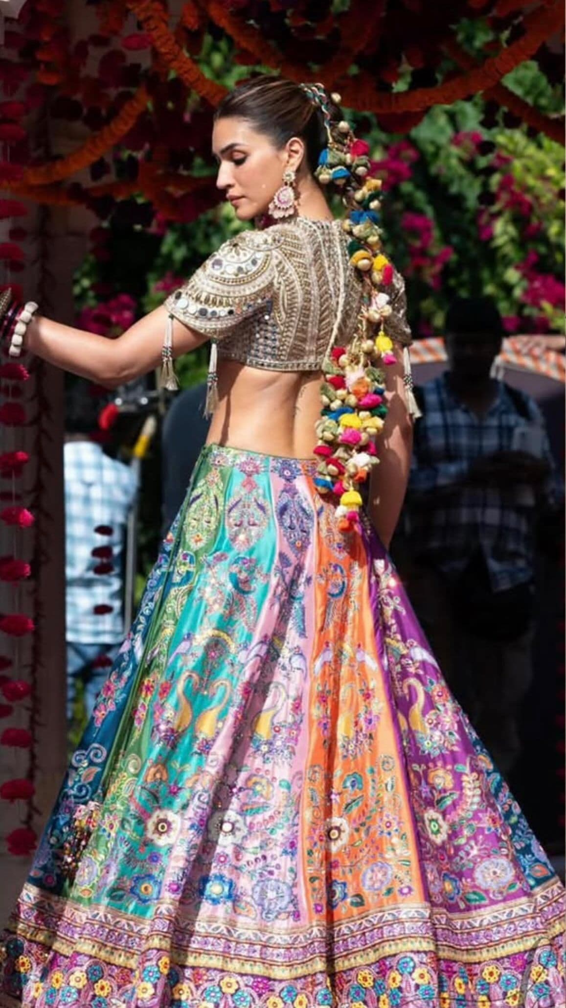 Cocktail 2 may have left us with a few questions, but Kriti’s Indian looks? No n