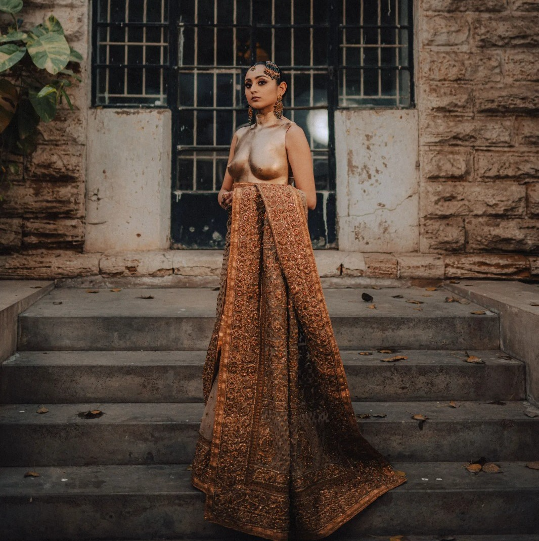 The rise of breastplates in bridal fashion!